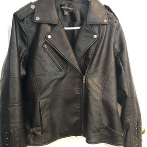 NEW! GORGEOUS BLACK FAUX LEATHER  MOTO JACKET XL